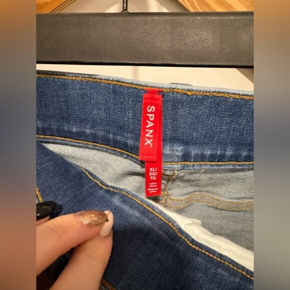 Spanx EveryWEAR FLARE High-Rise Stretch-Denim Jeans - Picture 5 of 11